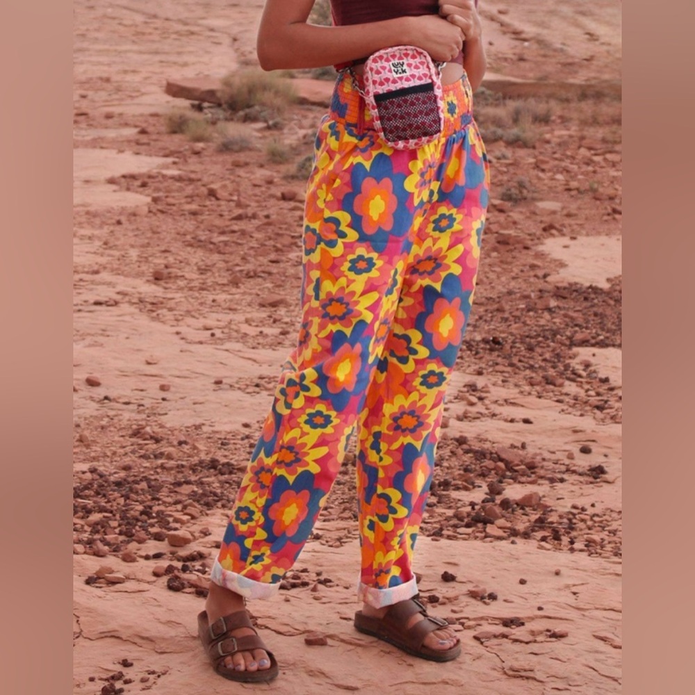 L.E. Kia Trousers: ORGANIC COTTON Imogen Print - Picture 5 of 5